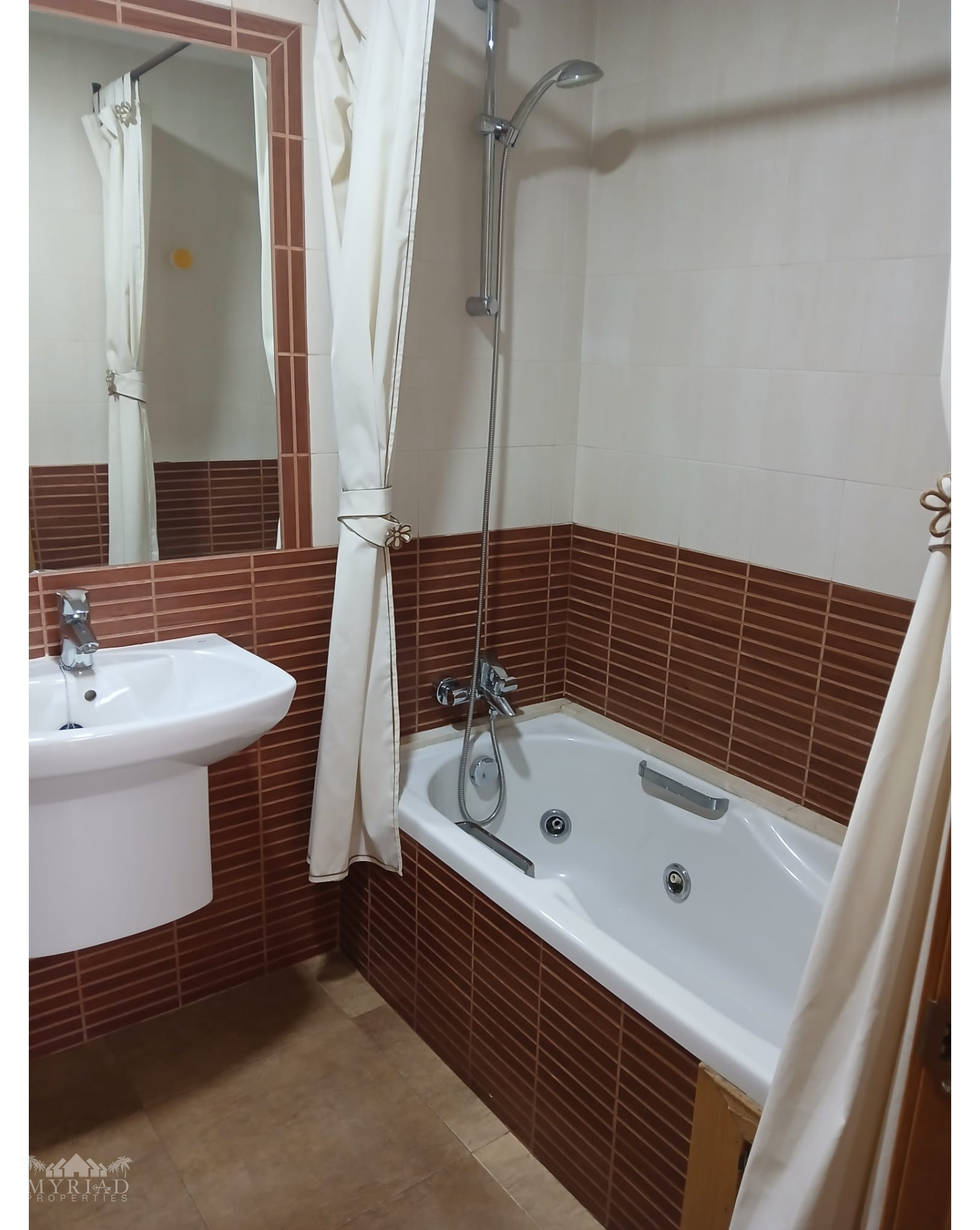 3-bedroom Apartment In Pinoso, Spain (70 M²)