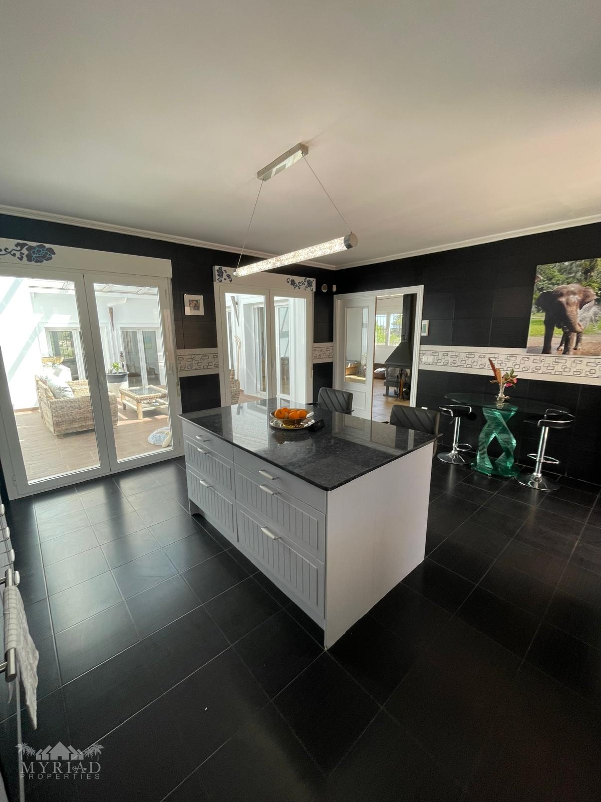 6-bedroom Detached Villa In Pinoso, Spain (453 M²)