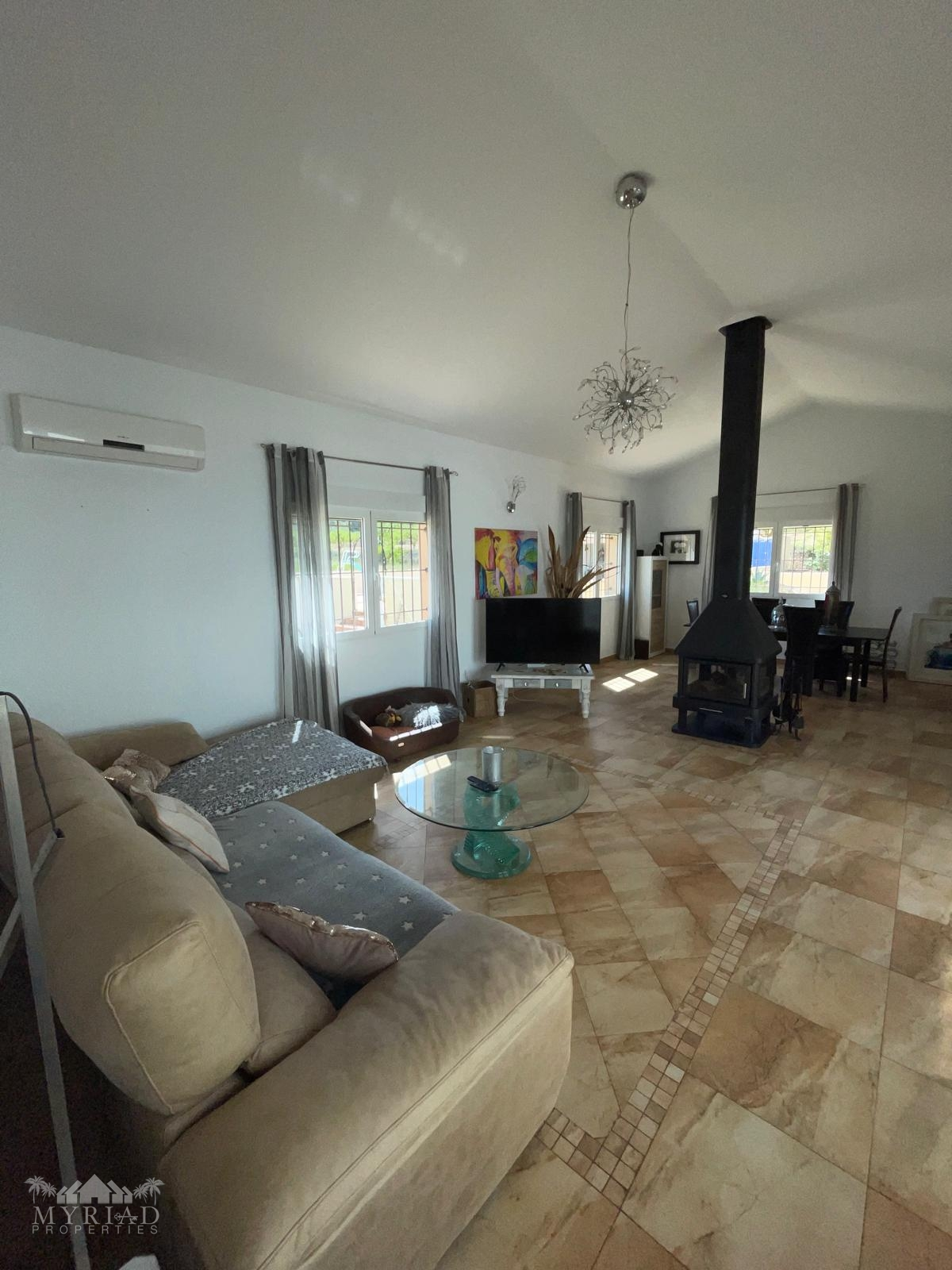 6-bedroom Detached Villa In Pinoso, Spain (453 M²)