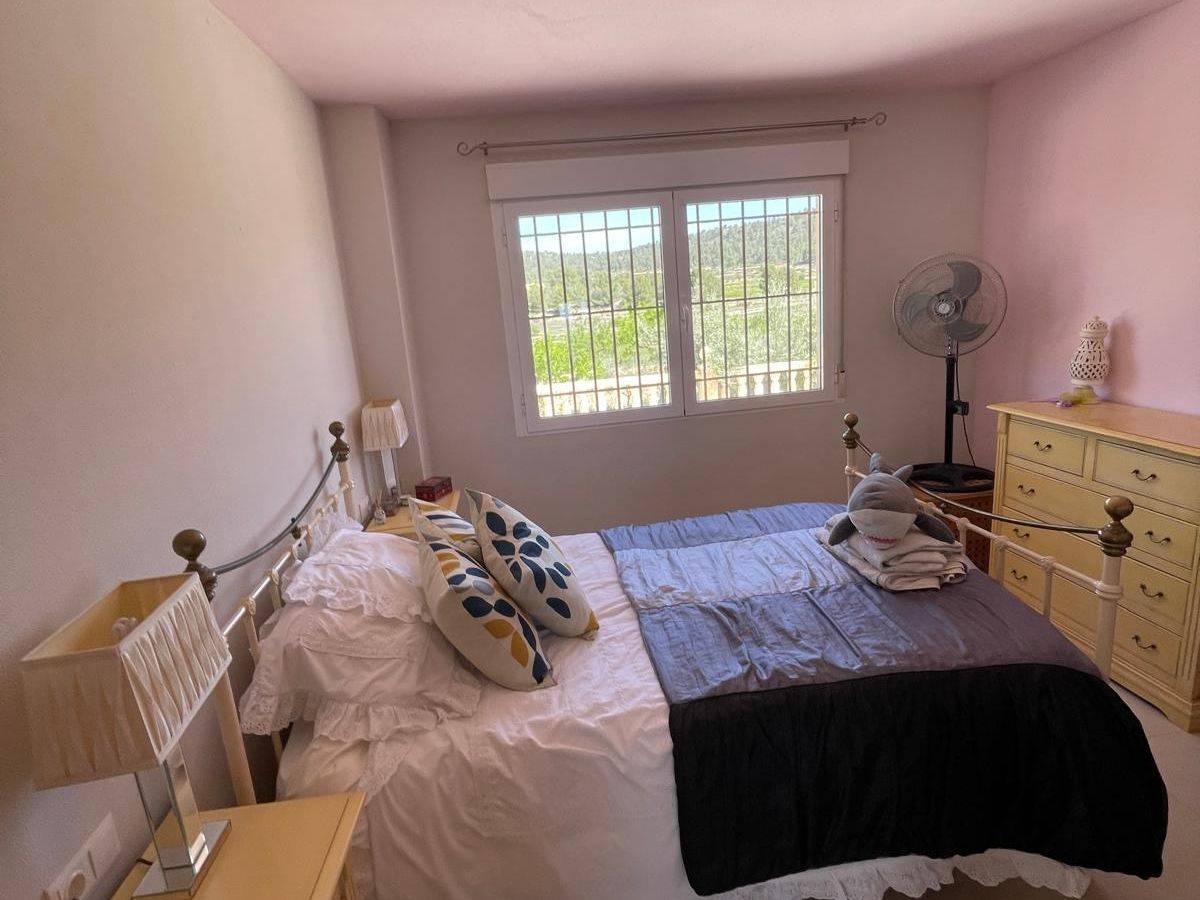 6-bedroom Detached Villa In Pinoso, Spain (453 M²)