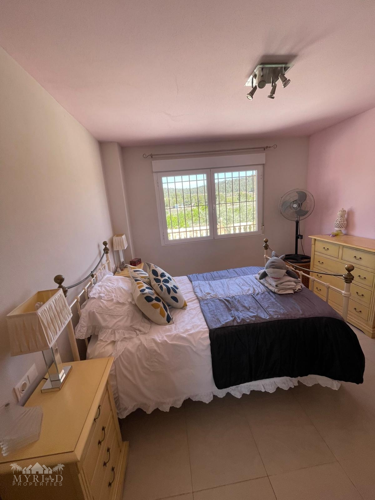 6-bedroom Detached Villa In Pinoso, Spain (453 M²)