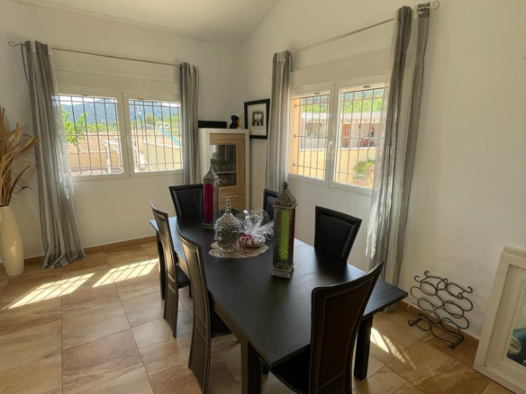 6-bedroom Detached Villa In Pinoso, Spain (453 M²)