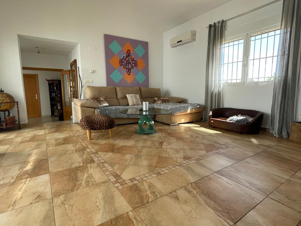 6-bedroom Detached Villa In Pinoso, Spain (453 M²)