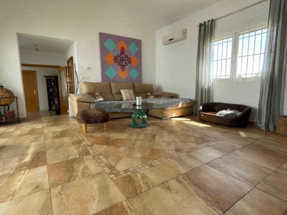 6-bedroom Detached Villa In Pinoso, Spain (453 M²)