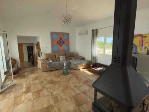 6-bedroom Detached Villa In Pinoso, Spain (453 M²)
