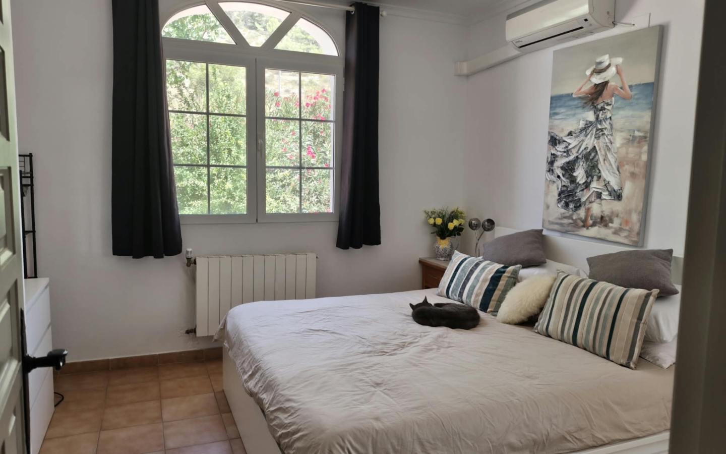 4-bedroom Country House In Mon&oacute;var, Spain