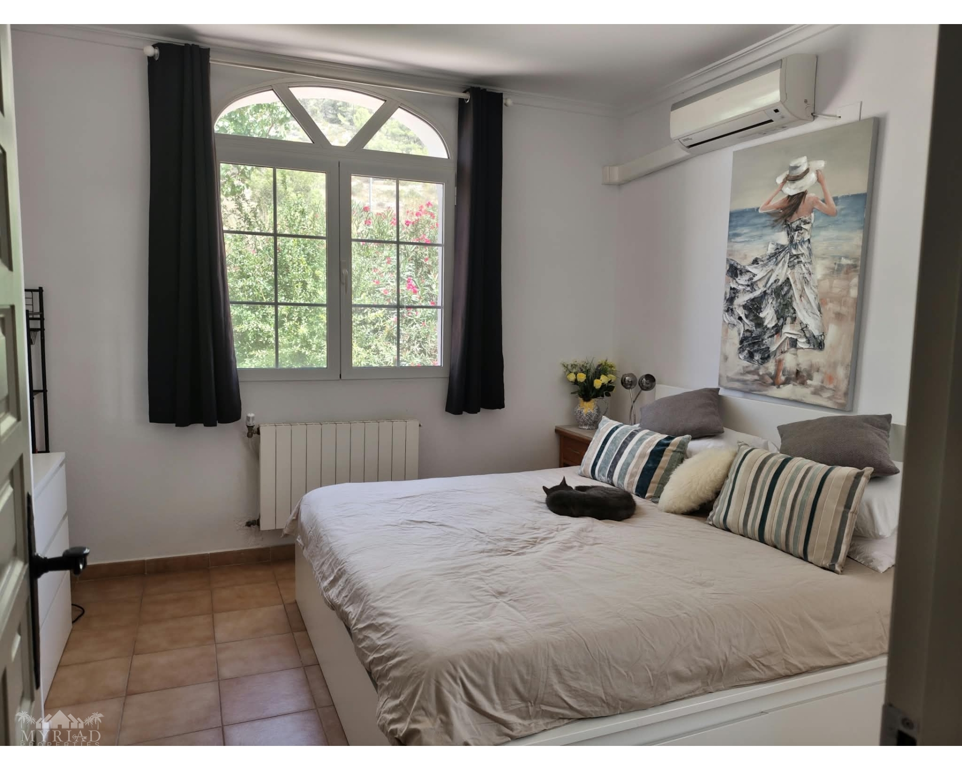 4-bedroom Country House In Mon&oacute;var, Spain