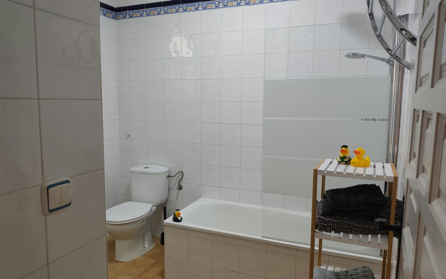 4-bedroom Country House In Mon&oacute;var, Spain