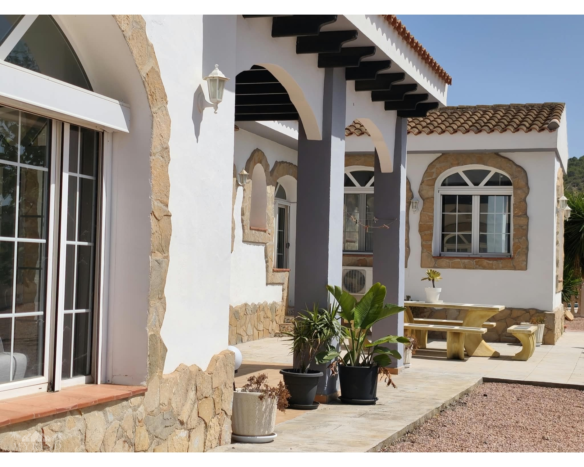 4-bedroom Country House In Mon&oacute;var, Spain