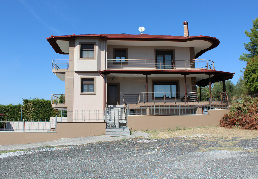 4-bedroom Detached House In Katerini, Greece (220 M²)