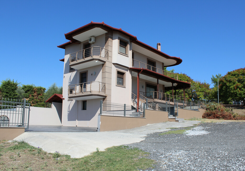 4-bedroom Detached House In Katerini, Greece (220 M²)