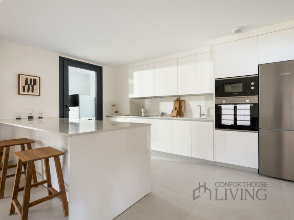 2-bedroom Penthouse In Marbella, Spain (139 M²)
