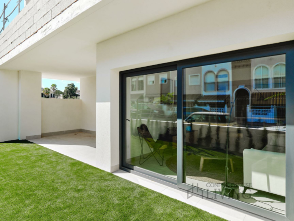 2-bedroom Ground Floor In Torrevieja, Spain (135 M²)