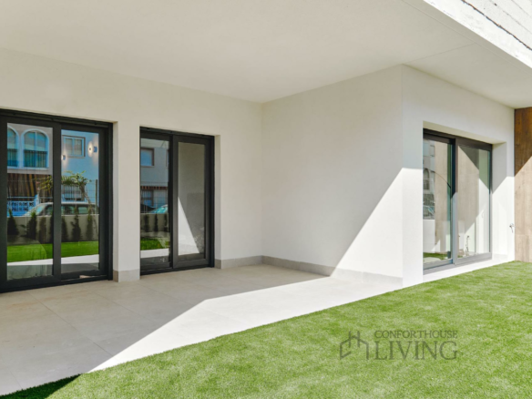 2-bedroom Ground Floor In Torrevieja, Spain (135 M²)