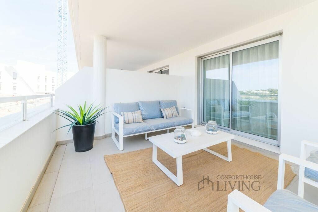 3-bedroom Flat In Estepona, Spain (139 M²)
