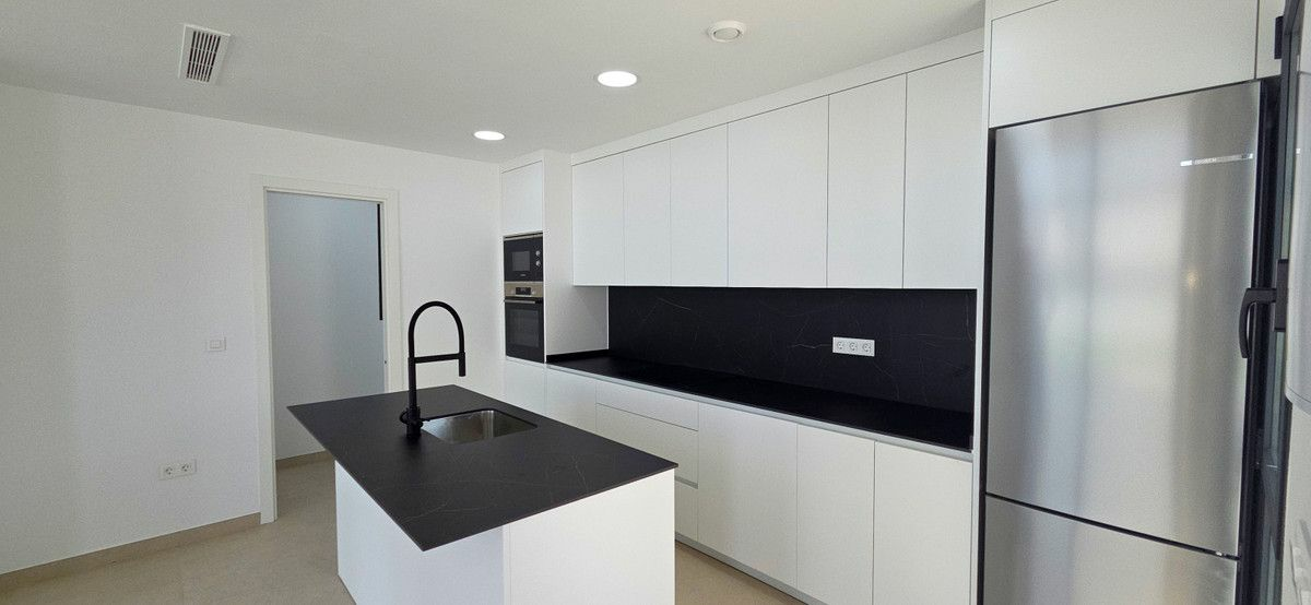 3-bedroom Villa In Alhama De Murcia, Spain (102 M²)