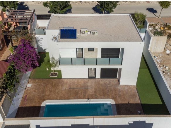 3-bedroom Villa In Fortuna, Spain (160 M²)