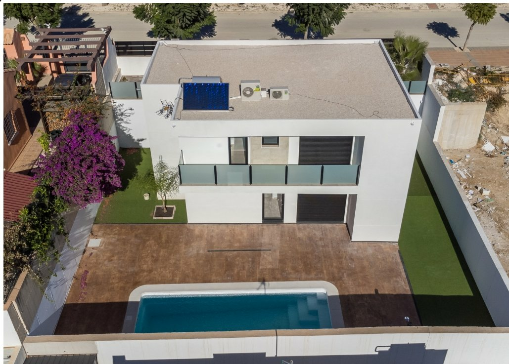 3-bedroom Villa In Fortuna, Spain (160 M²)