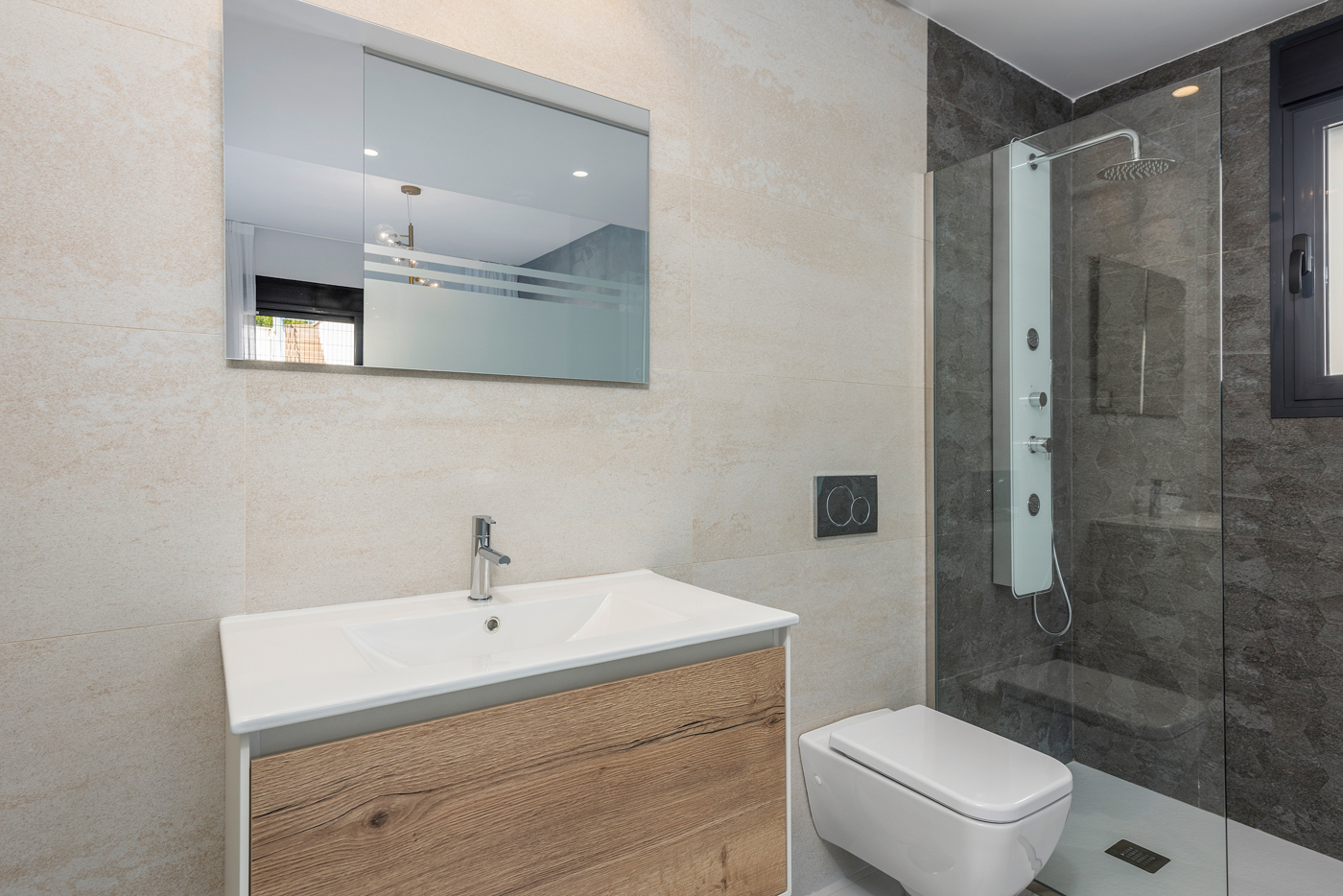 2-bedroom Bungalow In San Miguel De Salinas, Spain (163 M²)