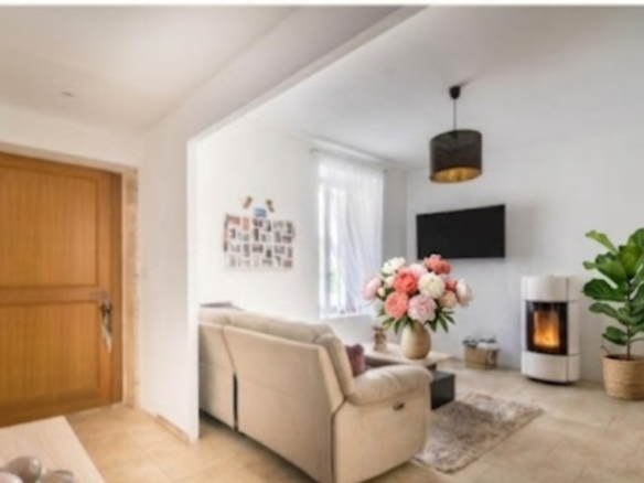 3-bedroom House In Alignan Du Vent, France (116 M²)