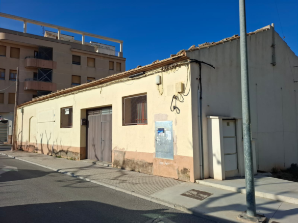 Townhouse In Pinoso, Spain (392 M²)