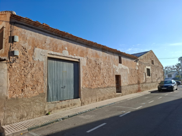 Townhouse In Pinoso, Spain (392 M²)