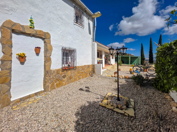 4-bedroom Country House In Fortuna, Spain (180 M²)