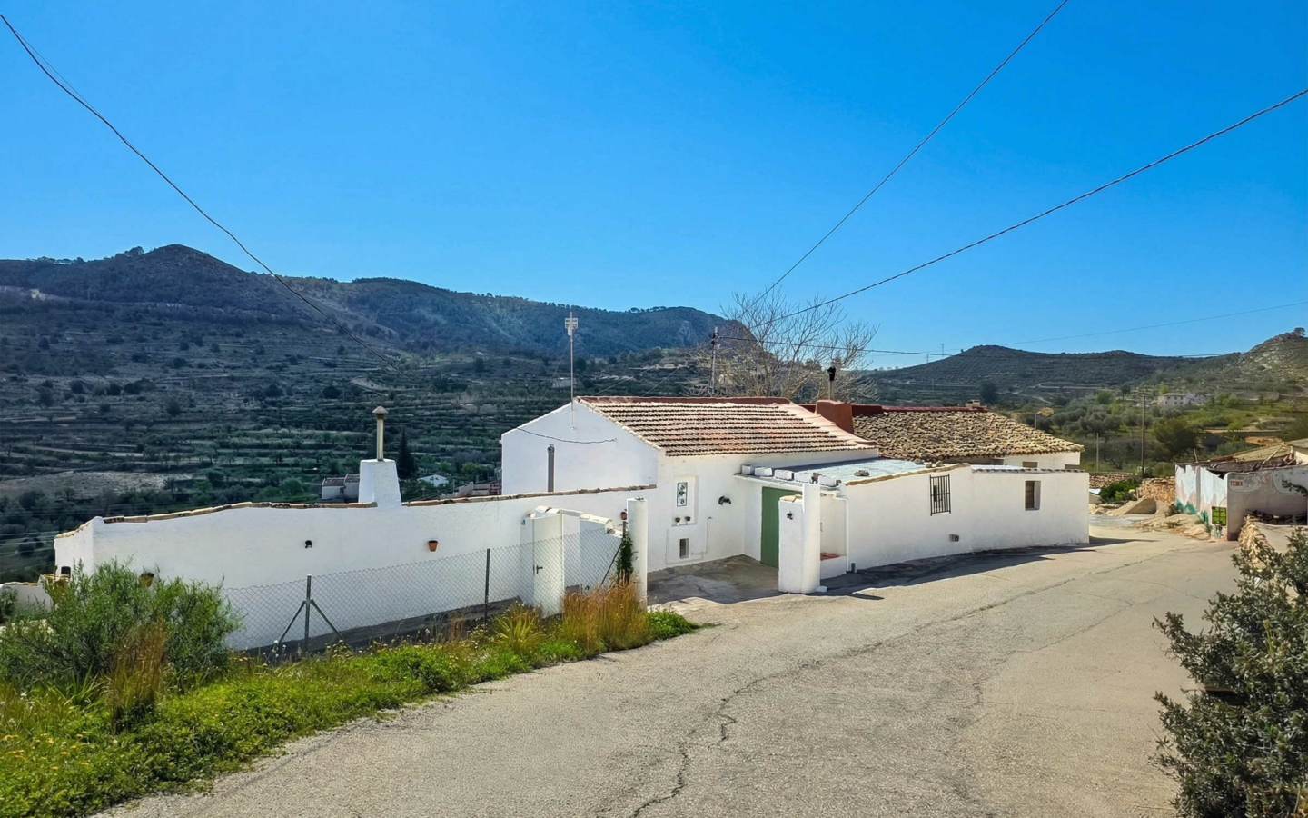 4-bedroom Country House In Fortuna, Spain (180 M²)
