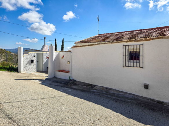 4-bedroom Country House In Fortuna, Spain (180 M²)