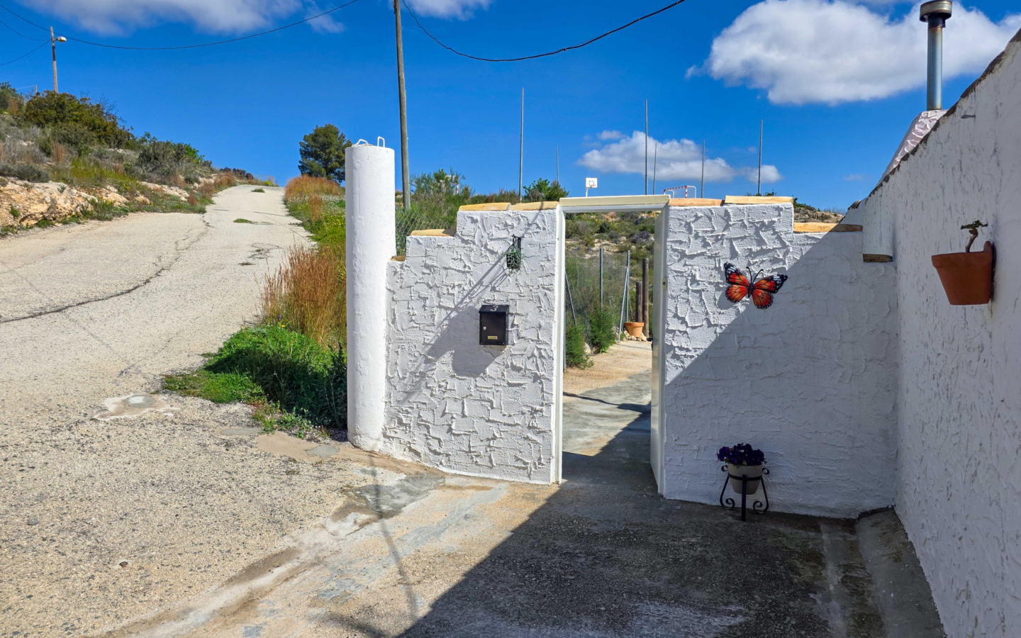 4-bedroom Country House In Fortuna, Spain (180 M²)