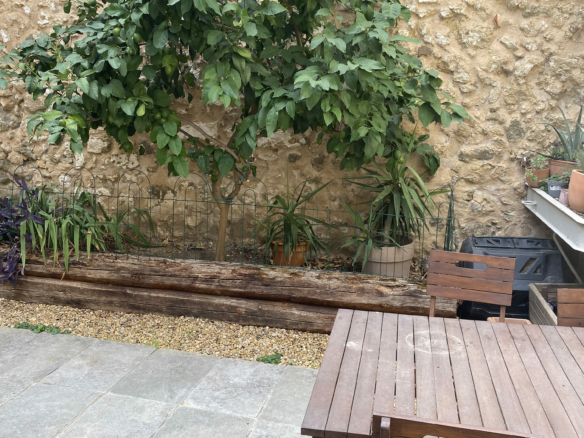 3-bedroom House In Saint Genies De Fontedit, France (100 M²)