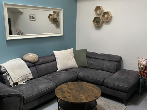 3-bedroom House In Saint Genies De Fontedit, France (100 M²)