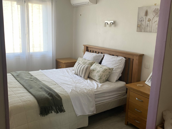 3-bedroom House In Saint Genies De Fontedit, France (100 M²)