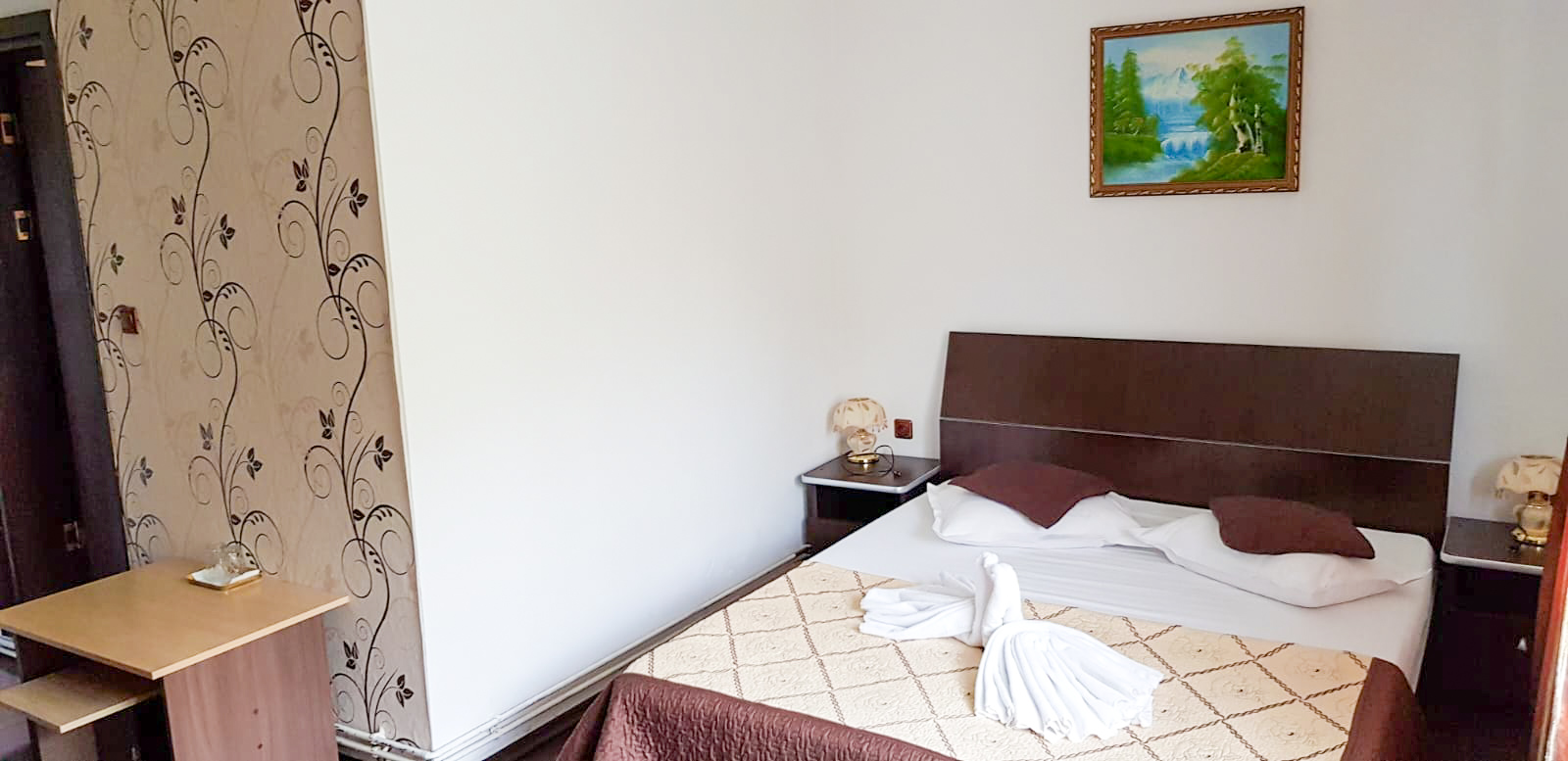 Investment Opportunity: 4-star Guesthouse For Sale (turnkey Business) In The Heart Of Bran