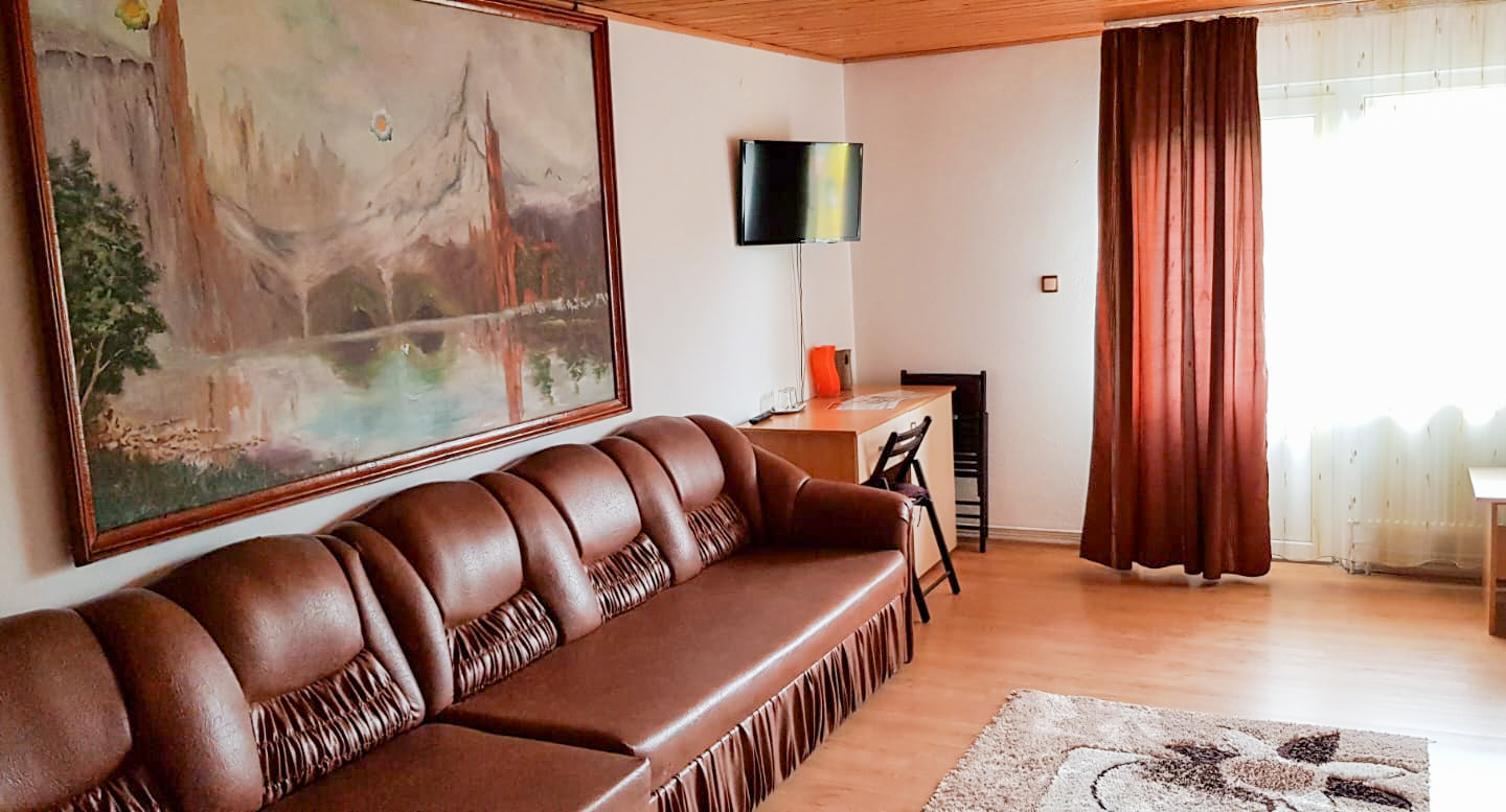 Investment Opportunity: 4-star Guesthouse For Sale (turnkey Business) In The Heart Of Bran