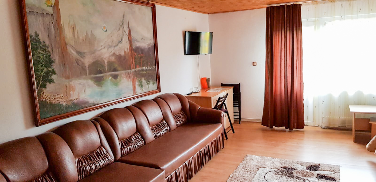 Investment Opportunity: 4-star Guesthouse For Sale (turnkey Business) In The Heart Of Bran