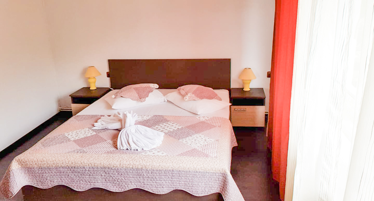 Investment Opportunity: 4-star Guesthouse For Sale (turnkey Business) In The Heart Of Bran