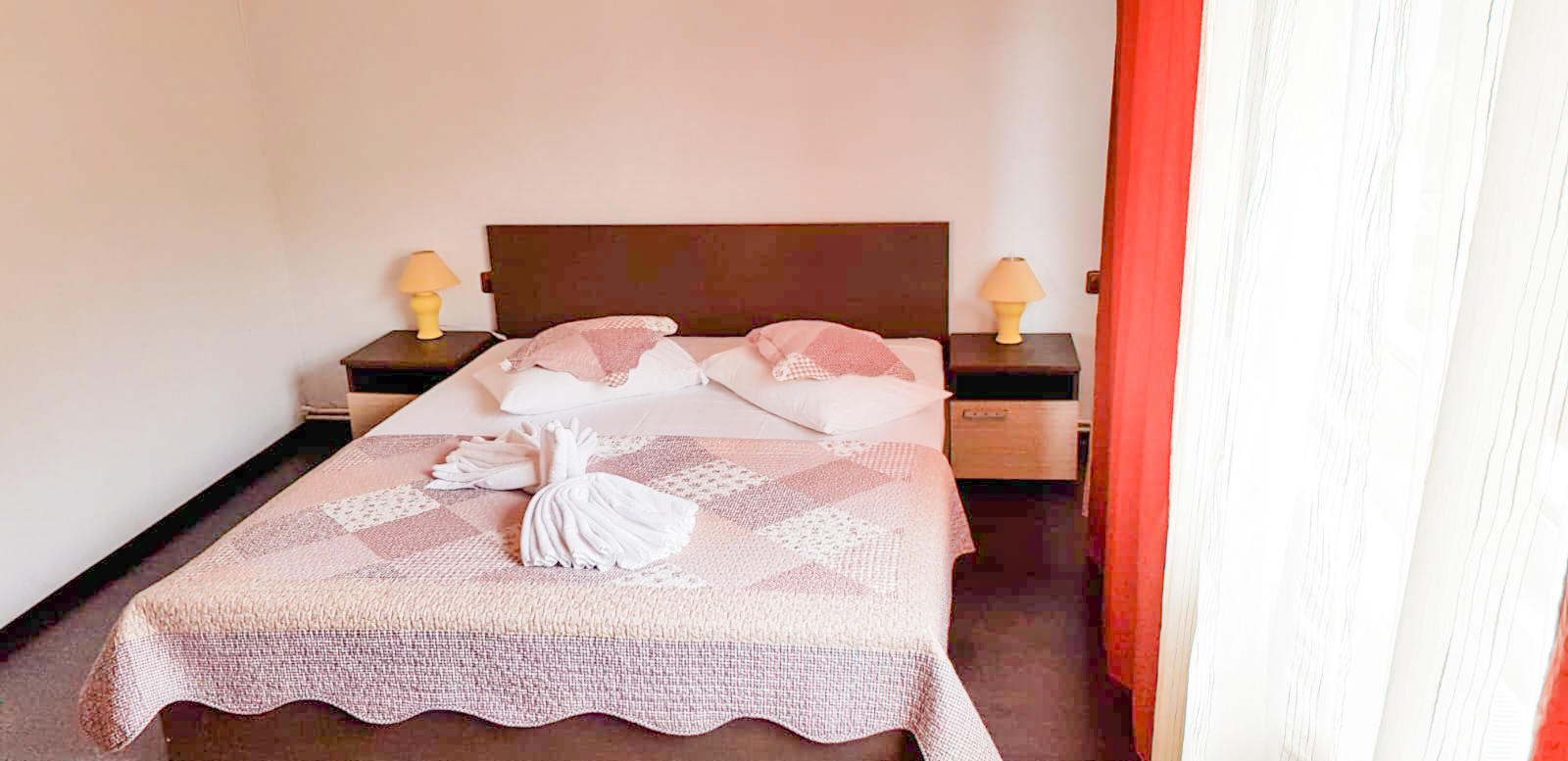 Investment Opportunity: 4-star Guesthouse For Sale (turnkey Business) In The Heart Of Bran