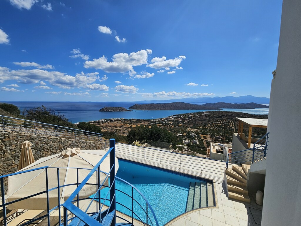 3-bedroom Villa In Agios Nikolaos, Greece (113 M²)
