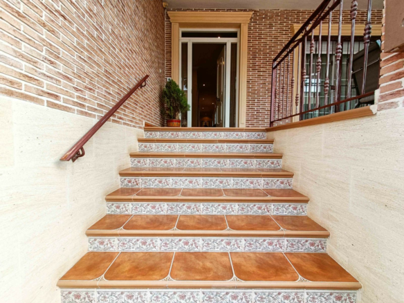 4-bedroom Townhouse In Hondón De Los Frailes, Spain (462 M²)