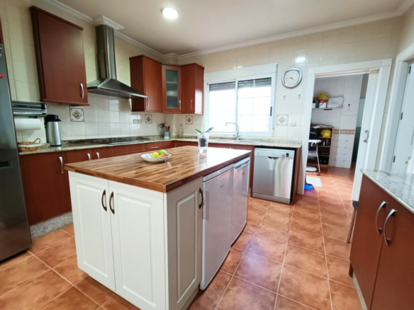 4-bedroom Townhouse In Hondón De Los Frailes, Spain (462 M²)