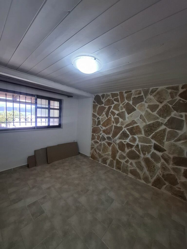2-bedroom Detached House In Com. Skalas Oropou, Greece (165 M²)