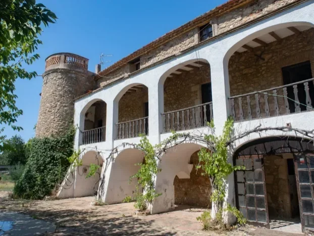 11-bedroom Countryhouse In Castell D’aro, Spain (1.141 M²)