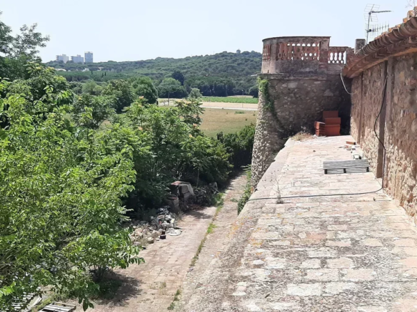 11-bedroom Countryhouse In Castell D’aro, Spain (1.141 M²)