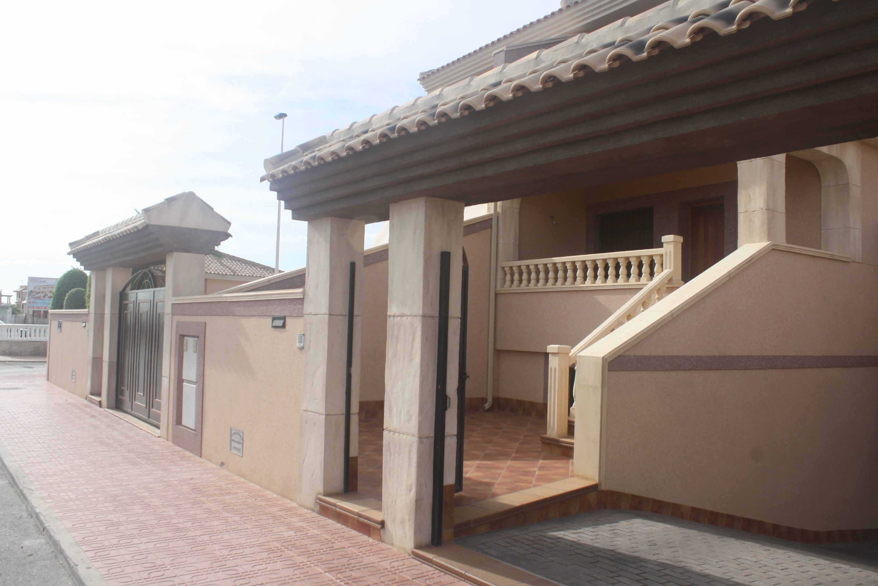 2-bedroom Terraced House In Torrevieja, Spain (225 M²)