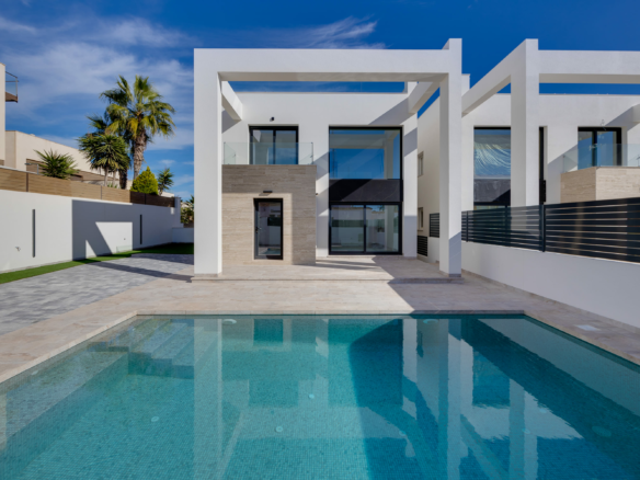 4-bedroom Villa In Torrevieja, Spain (238 M²)