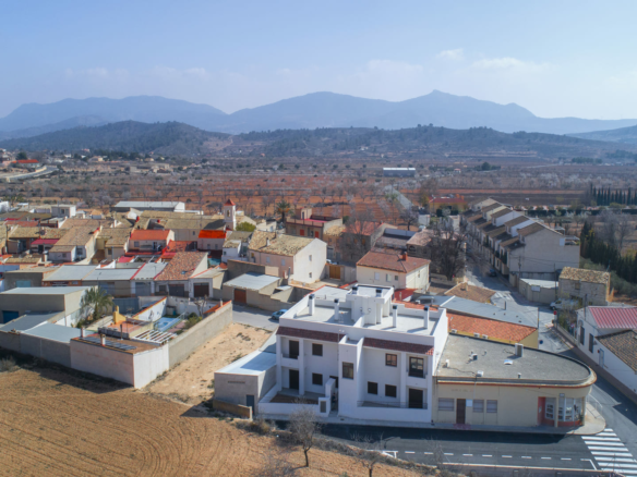 3-bedroom Bungalow In Hondón De Las Nieves, Spain (120 M²)
