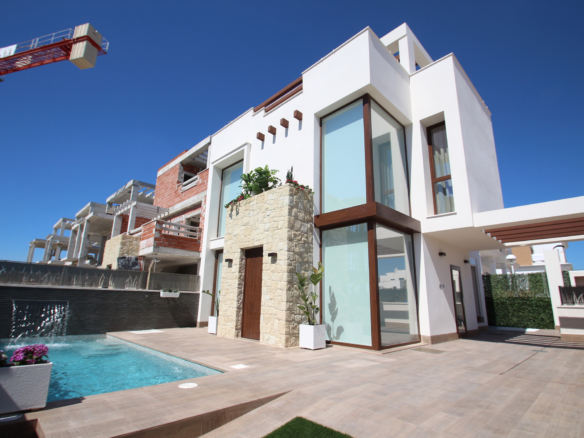 3-bedroom Villa In Villajoyosa, Spain (103 M²)