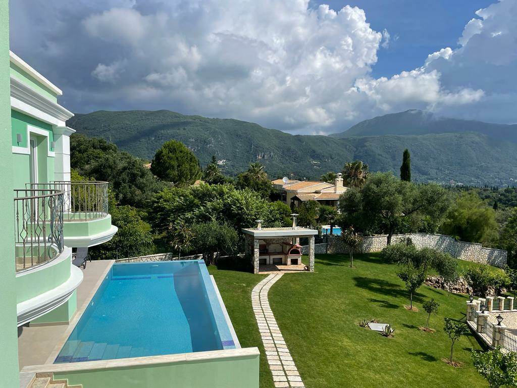 4-bedroom Villa In Corfu, Greece (300 M²)