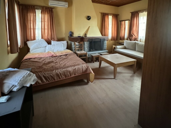 Hotel In Konitsa, Greece (310 M²)